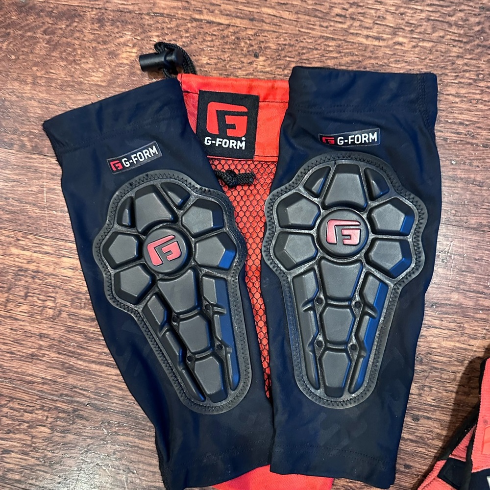 G-Form Protective Knee/Shin Pads - Black with Red Logo
